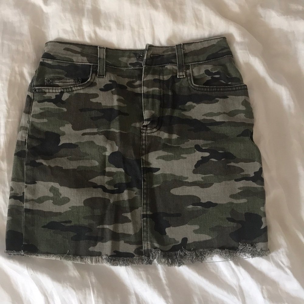 Carmar camo skirt